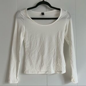 3/$25 Soft white Scoopneck Longsleeve